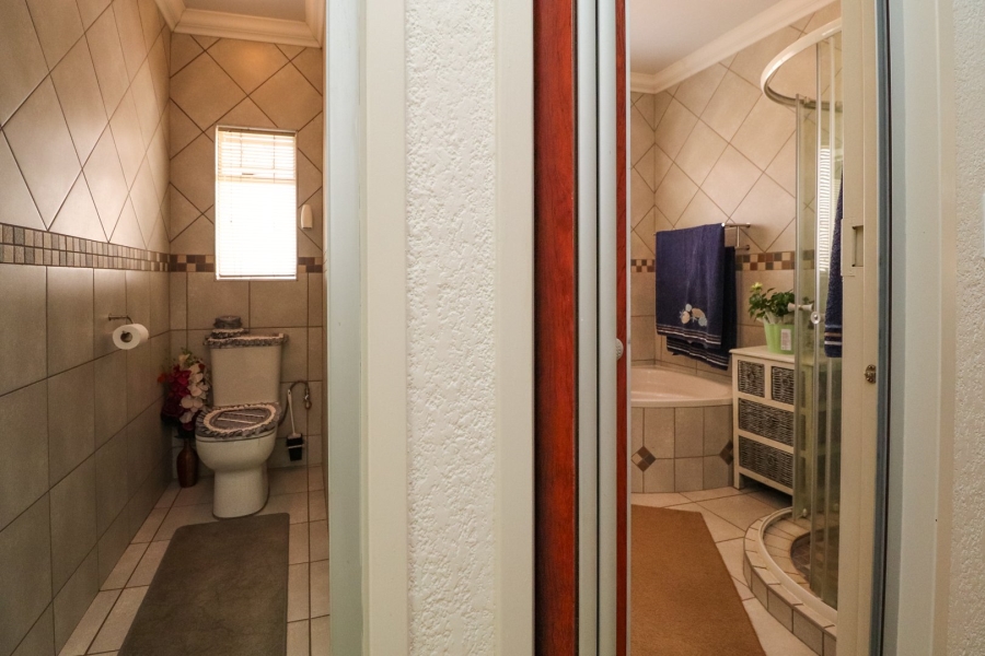 3 Bedroom Property for Sale in Flamwood North West